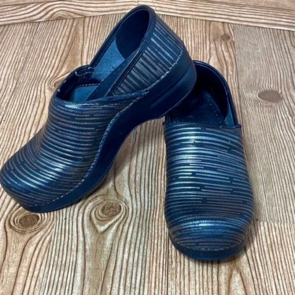 Dansko Shoes - DANSKO Black & Silver Metallic Stripe Clogs 37 SB2